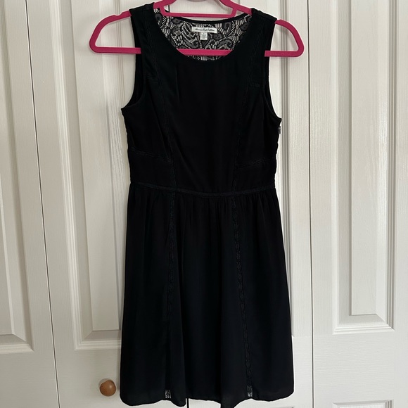 American Eagle Outfitters black dress with lace size 2. - Picture 1 of 4